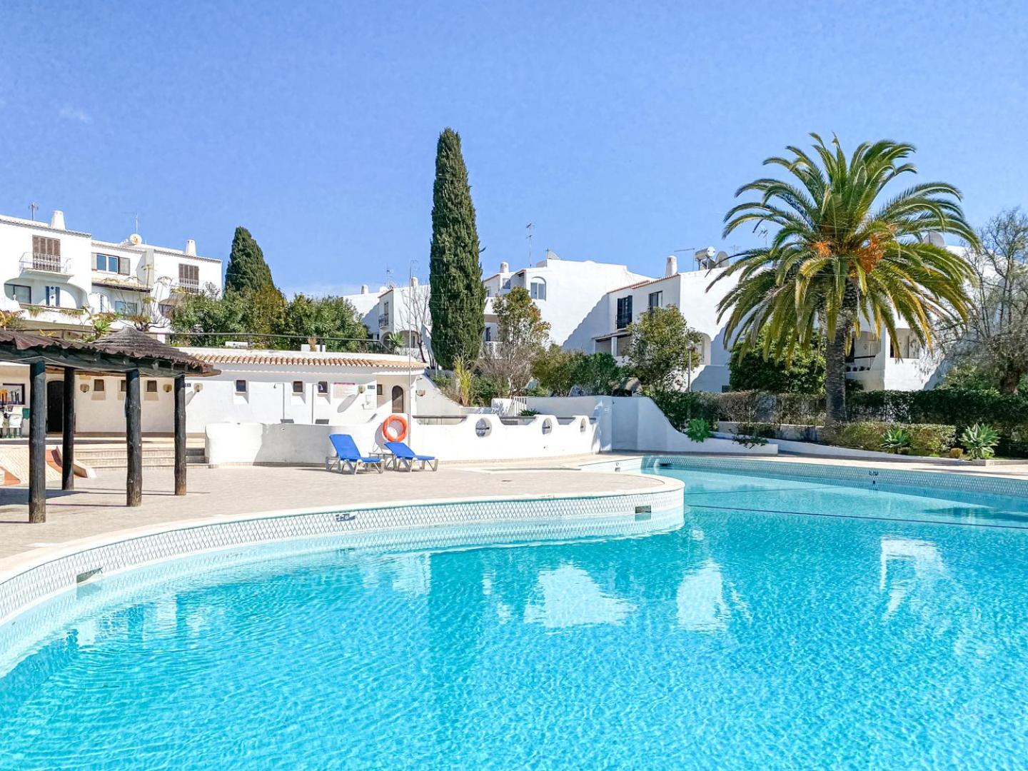 Appartement Welcoming Oasis 500m Ac Wi-fi Pool Balcony